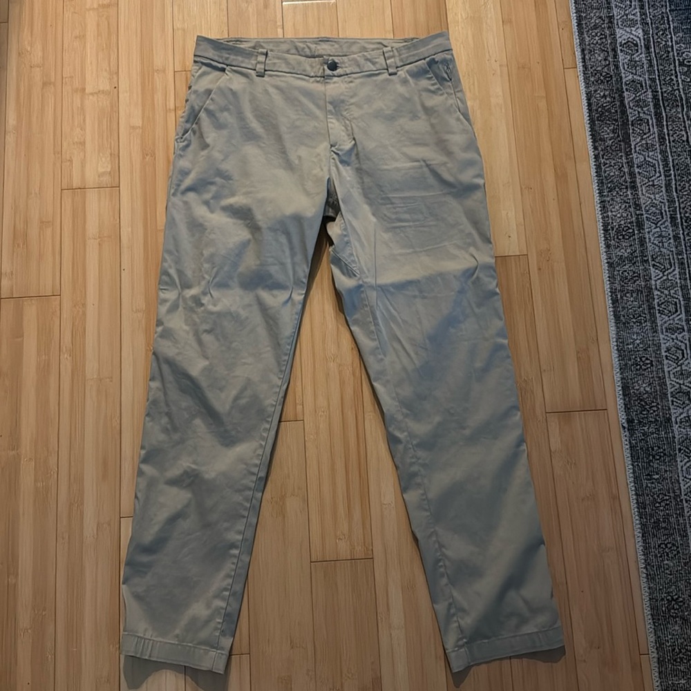 Lululemon Commission Pant Classic Warpstreme Stretch Men’s Size 33 X 31 Sand